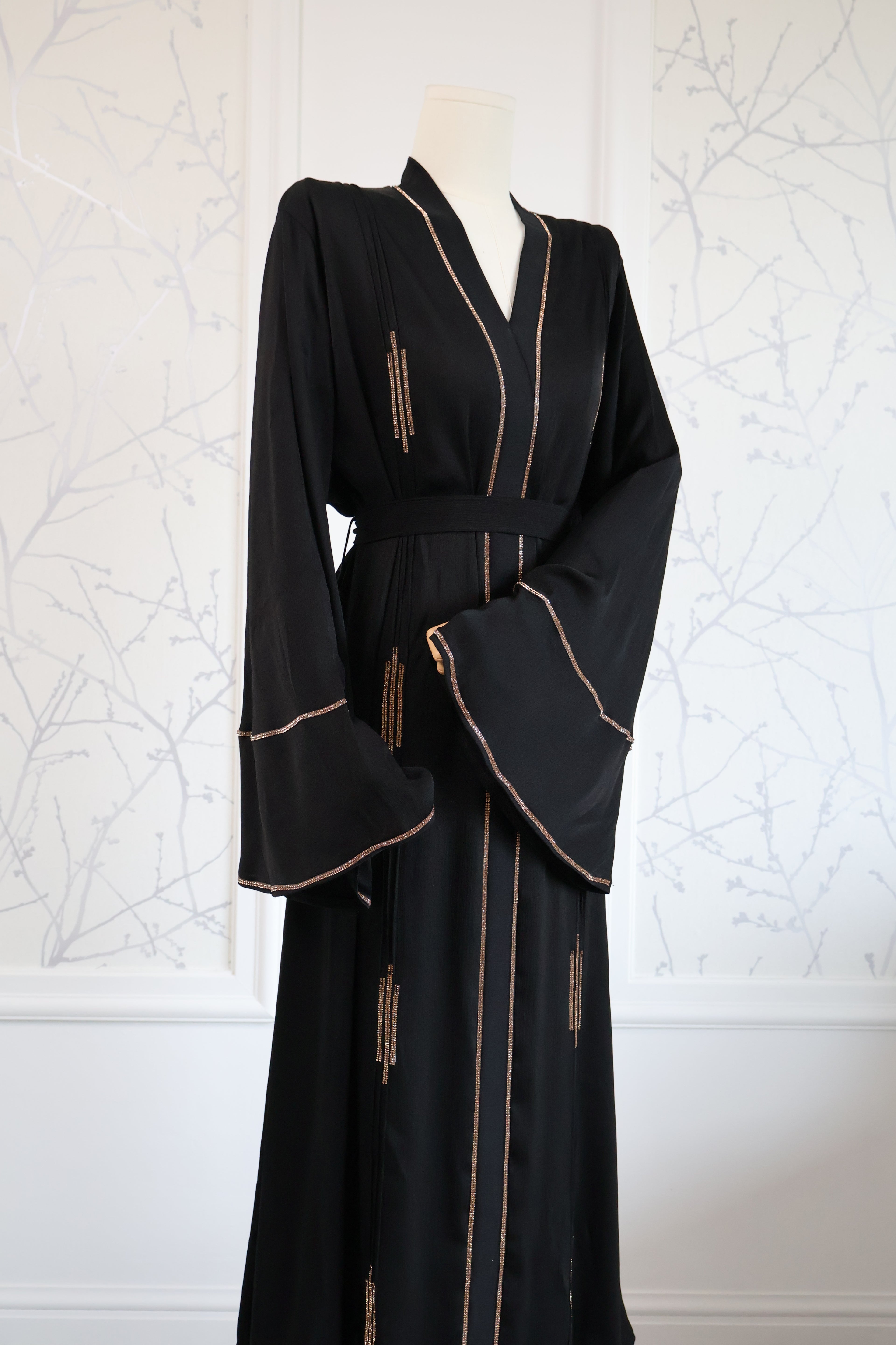 Abaya Lina – volledige look bescheiden damesmode – HBYA