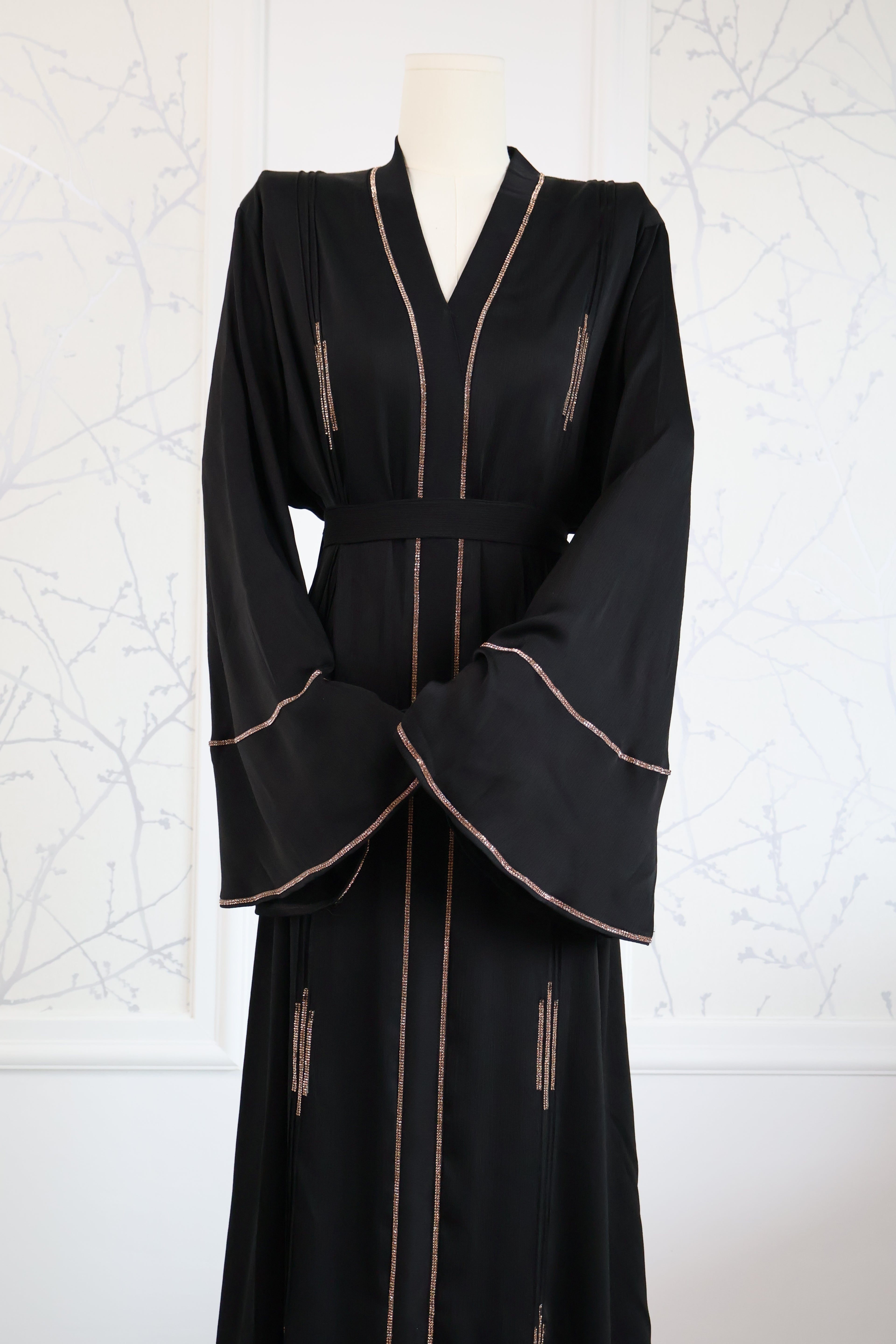 Abaya Lina – detailopname stof en pasvorm – HBYA