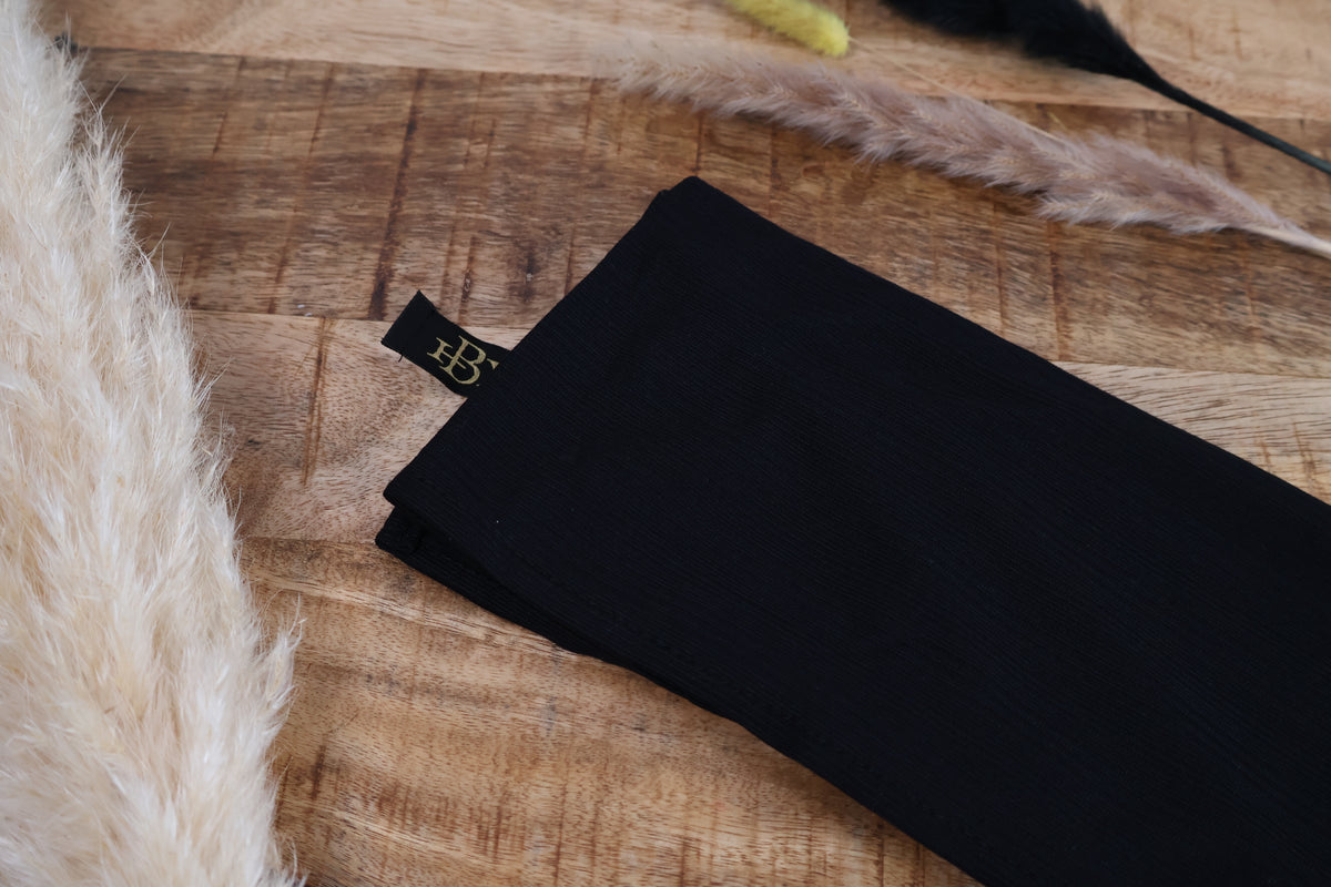 Hijab Crêpe Zwart - zachte zwarte hoofddoek van crêpestof - HBYA